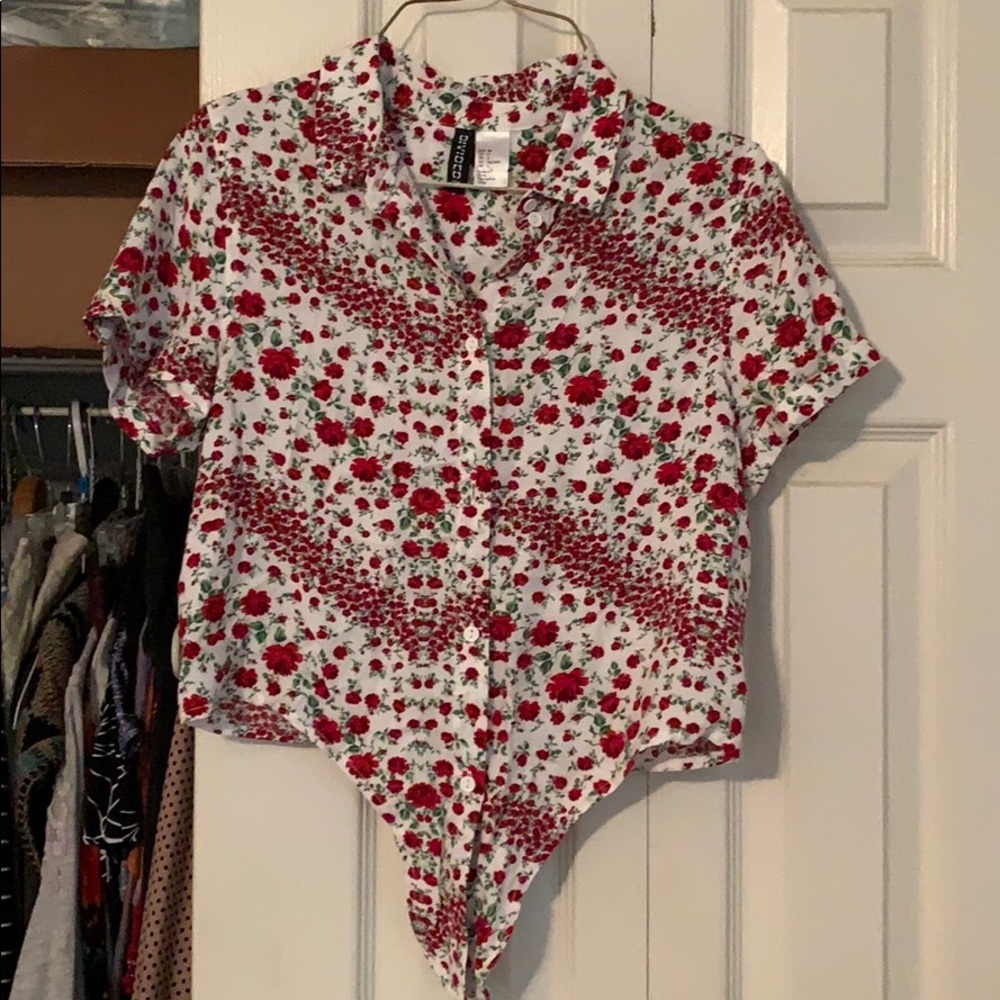 Awesome cropped rose button up shirt